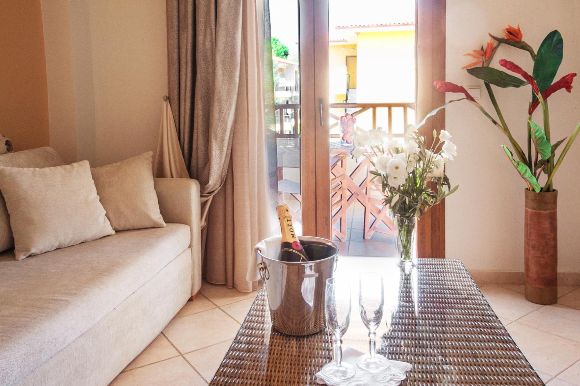 פוסידי Hotel Paralio מראה חיצוני תמונה